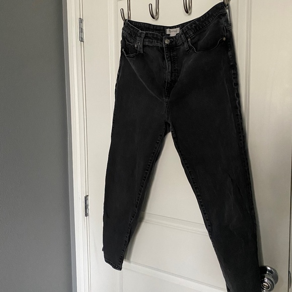 Madewell Denim - Madewell Classic Straight Jeans in Lunar